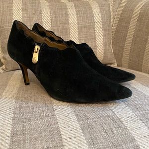 Adrienne Vittadini Scalloped Suede Booties